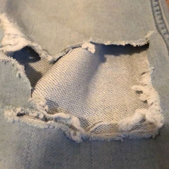 Ripped Jeans - Picture 3 of 4